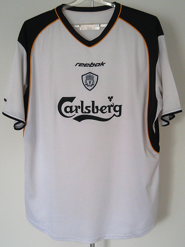 Liverpool kit 2001-2002 (away)