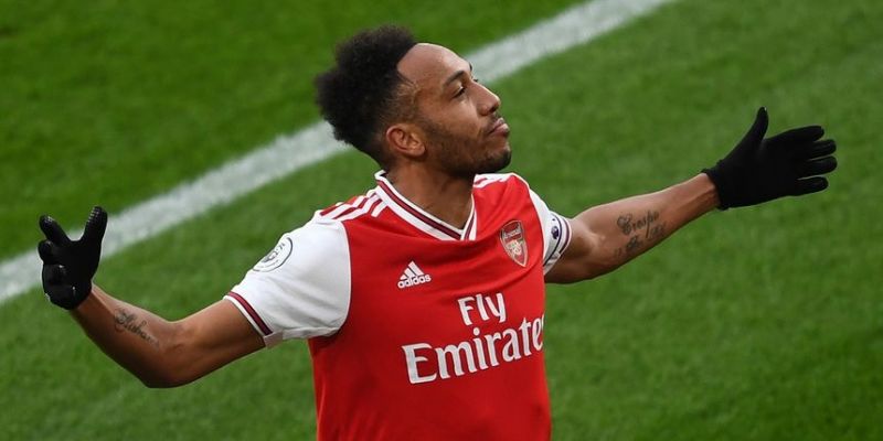 Arsenal star Aubameyang likes tweet stating he deserves to play for Liverpool