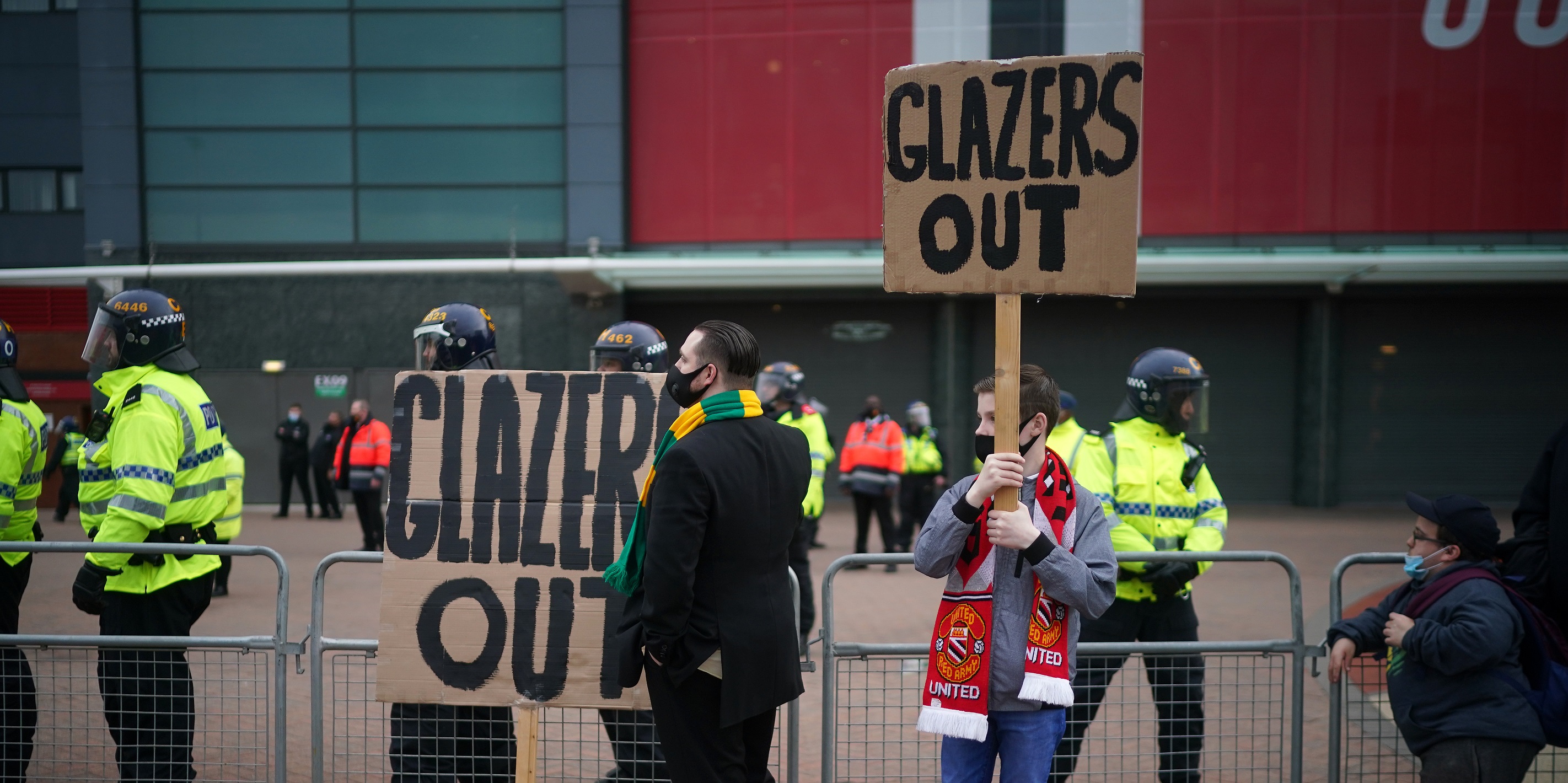 Liverpool, Manchester United