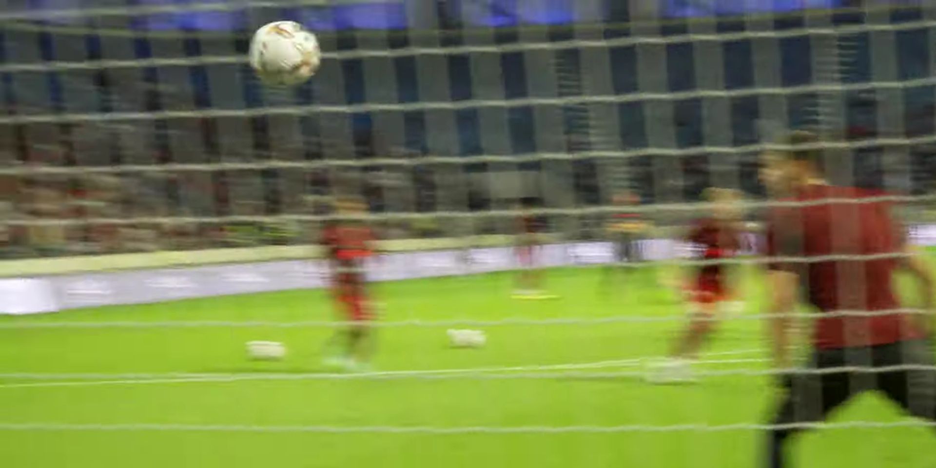 (Video) Elliott’s superb finish in warm-up as Salah receives huge cheers