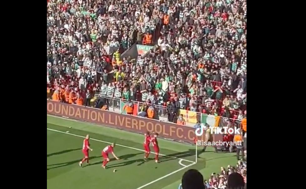 (Video) Gerrard and teammates pelted by bottles after celebrating goal in front of Celtic fans