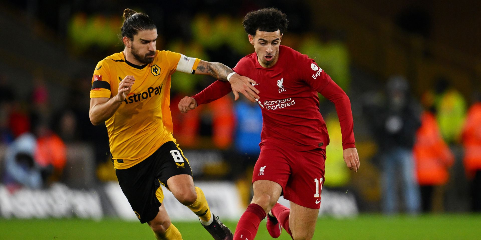 Romano, Liverpool, Neves