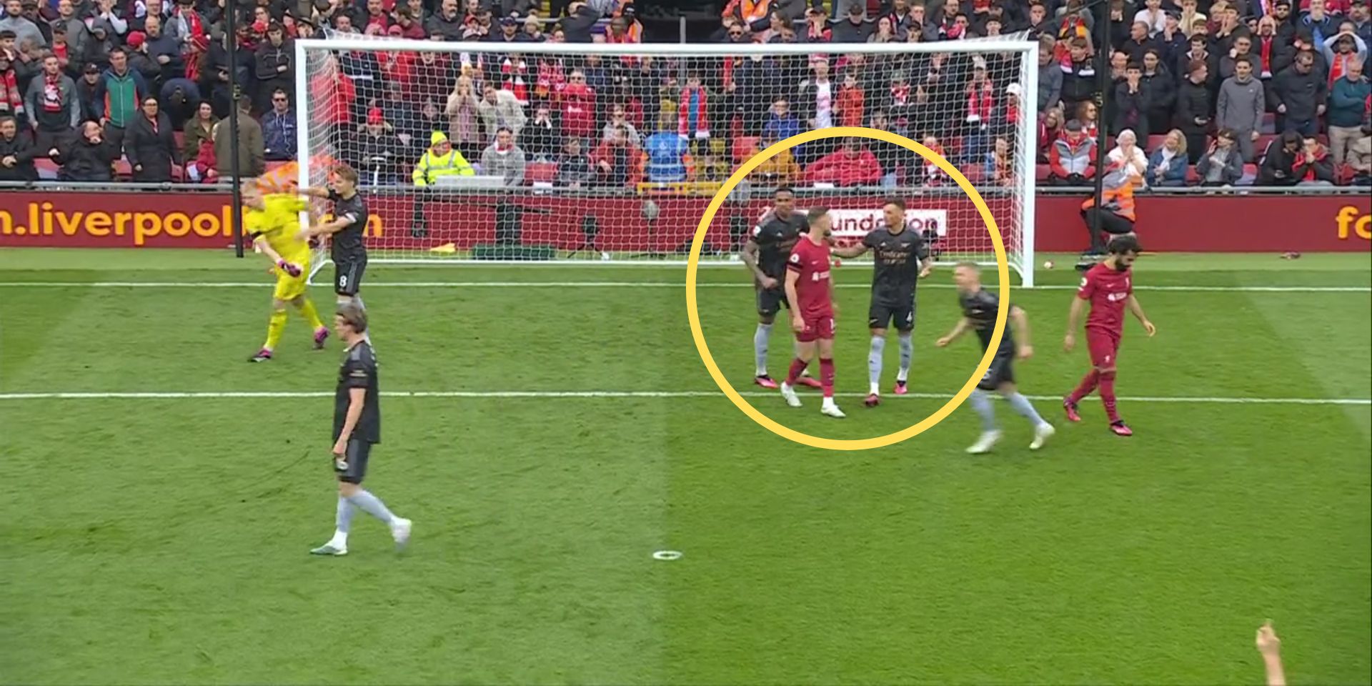 Henderson, White, Salah
