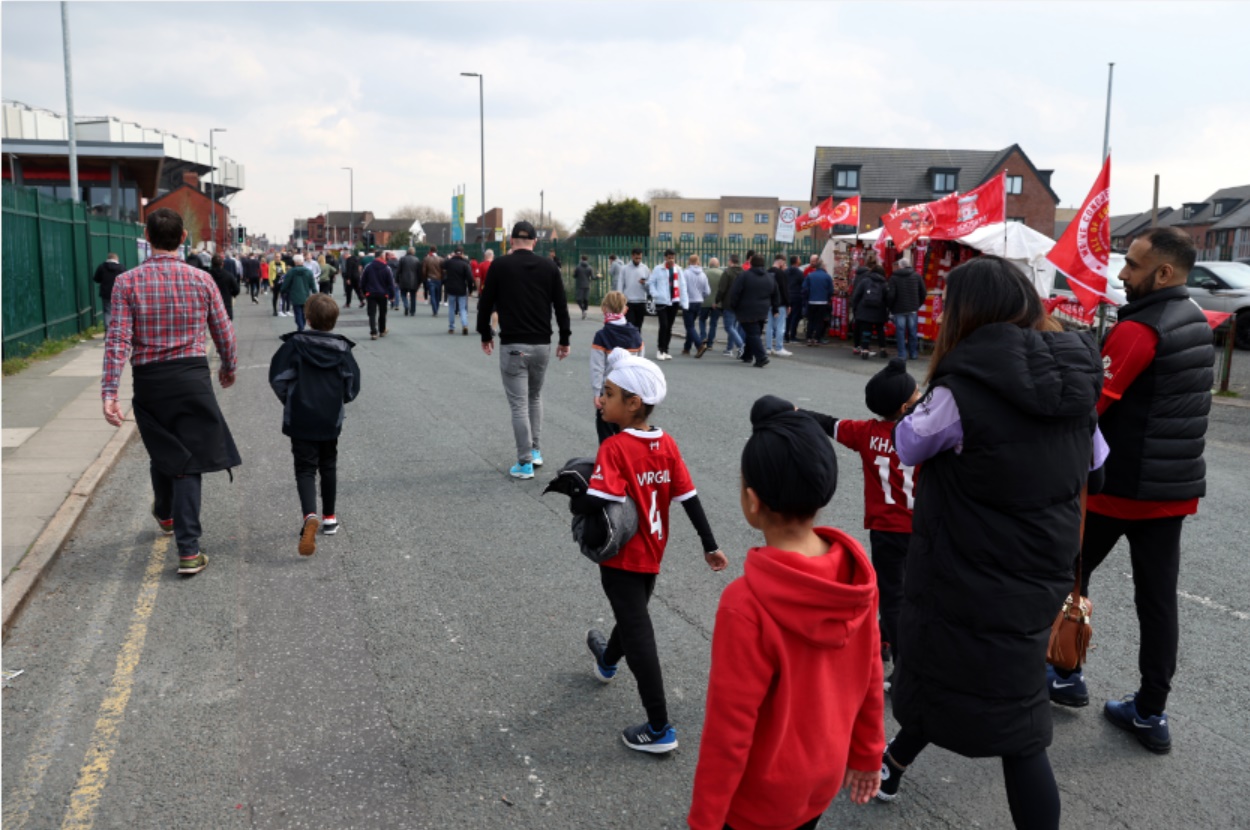 liverpool-fans-anfield