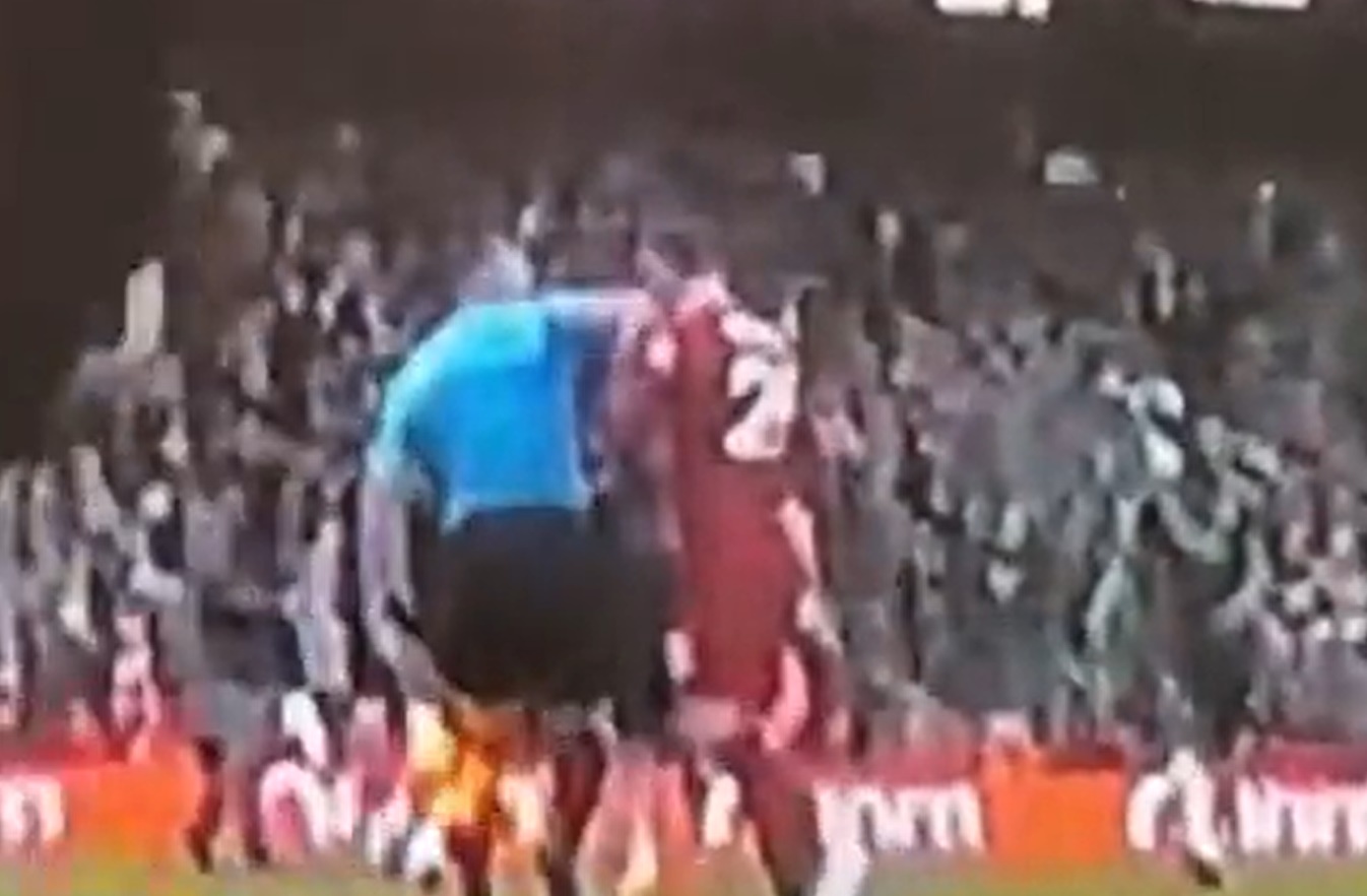 robertson-linesman-liverpool