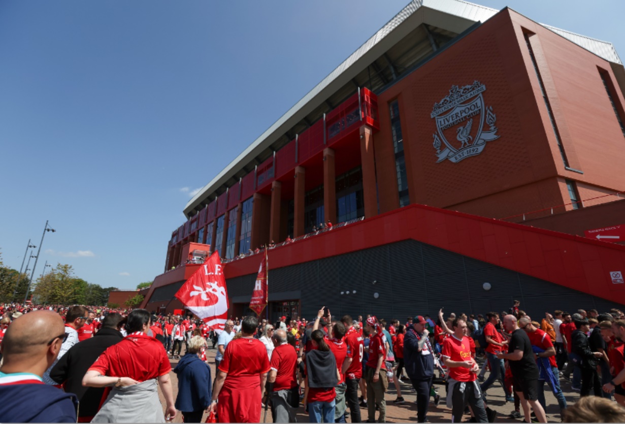 Liverpool, Falk, Alonso