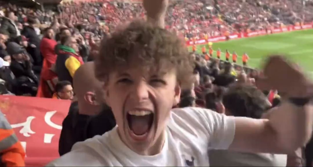 spurs-fan-richarlison