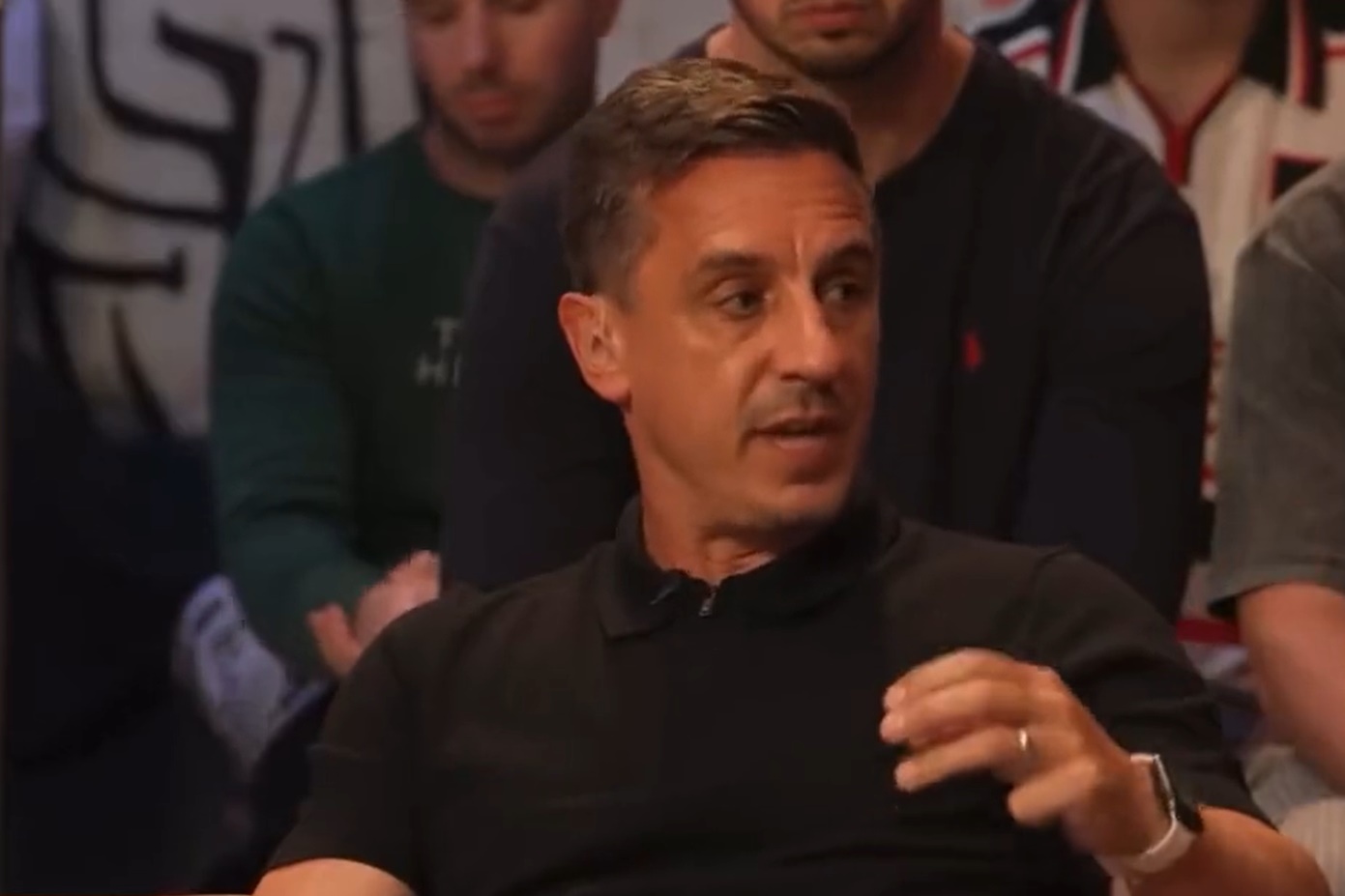neville-liverpool-midfield