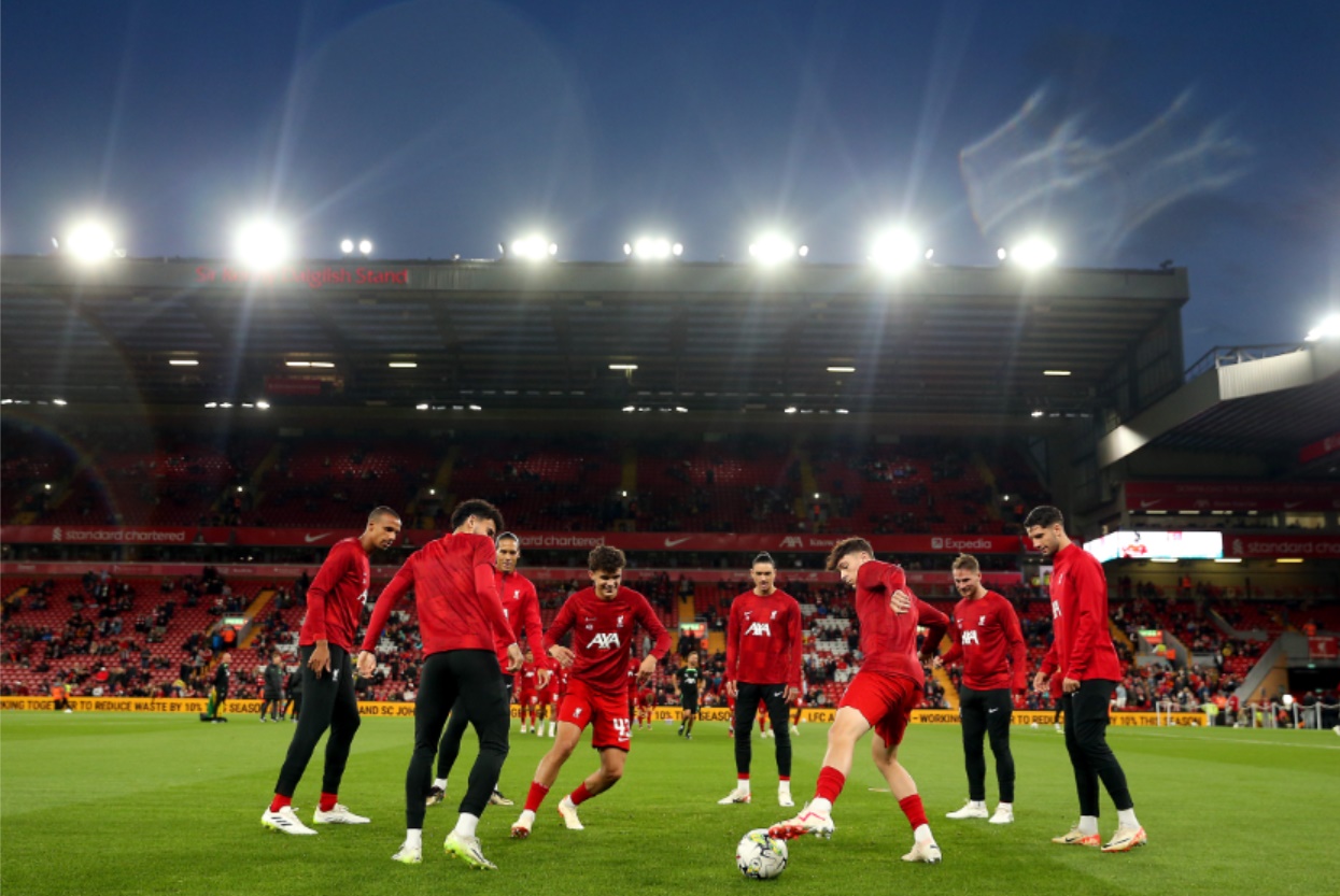liverpool-players-anfield