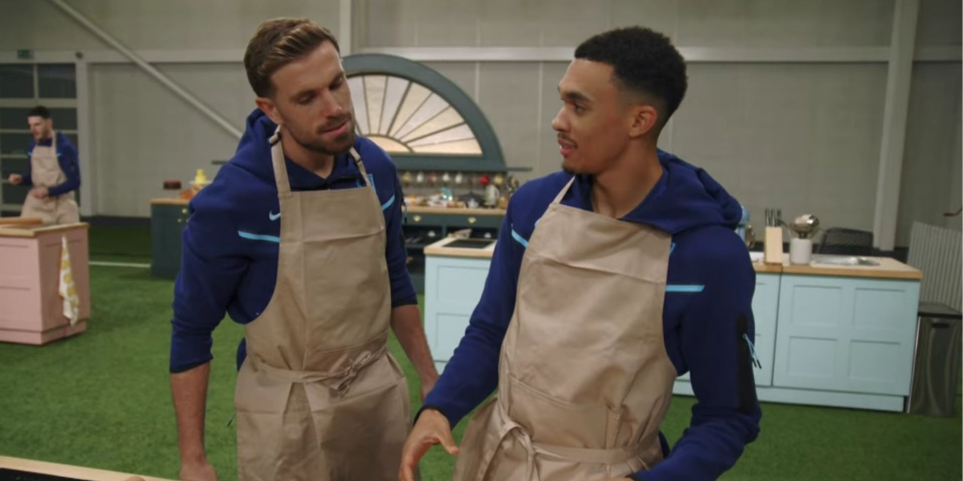 (Video) Trent recreates Stevie G in gingerbread form as he competes against Henderson in bake-off challenge