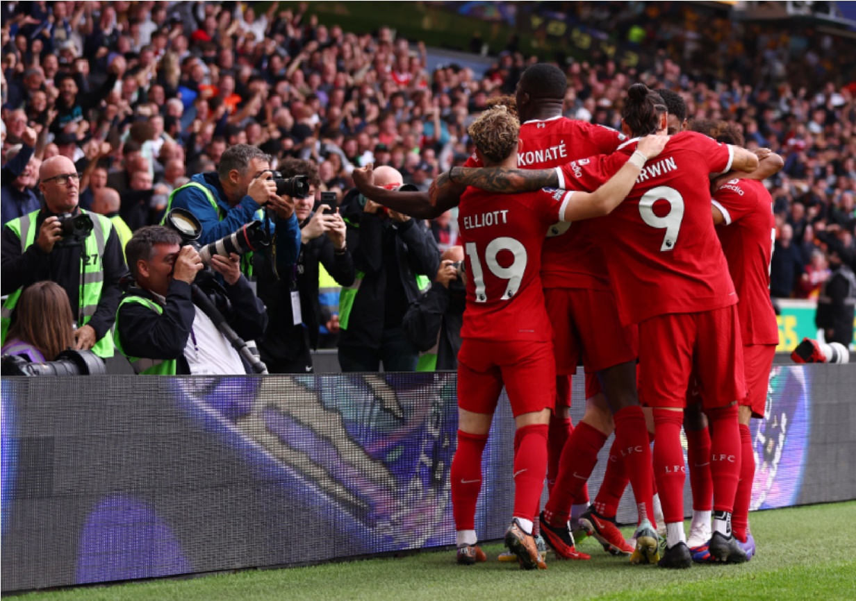 liverpool-players-celebrate