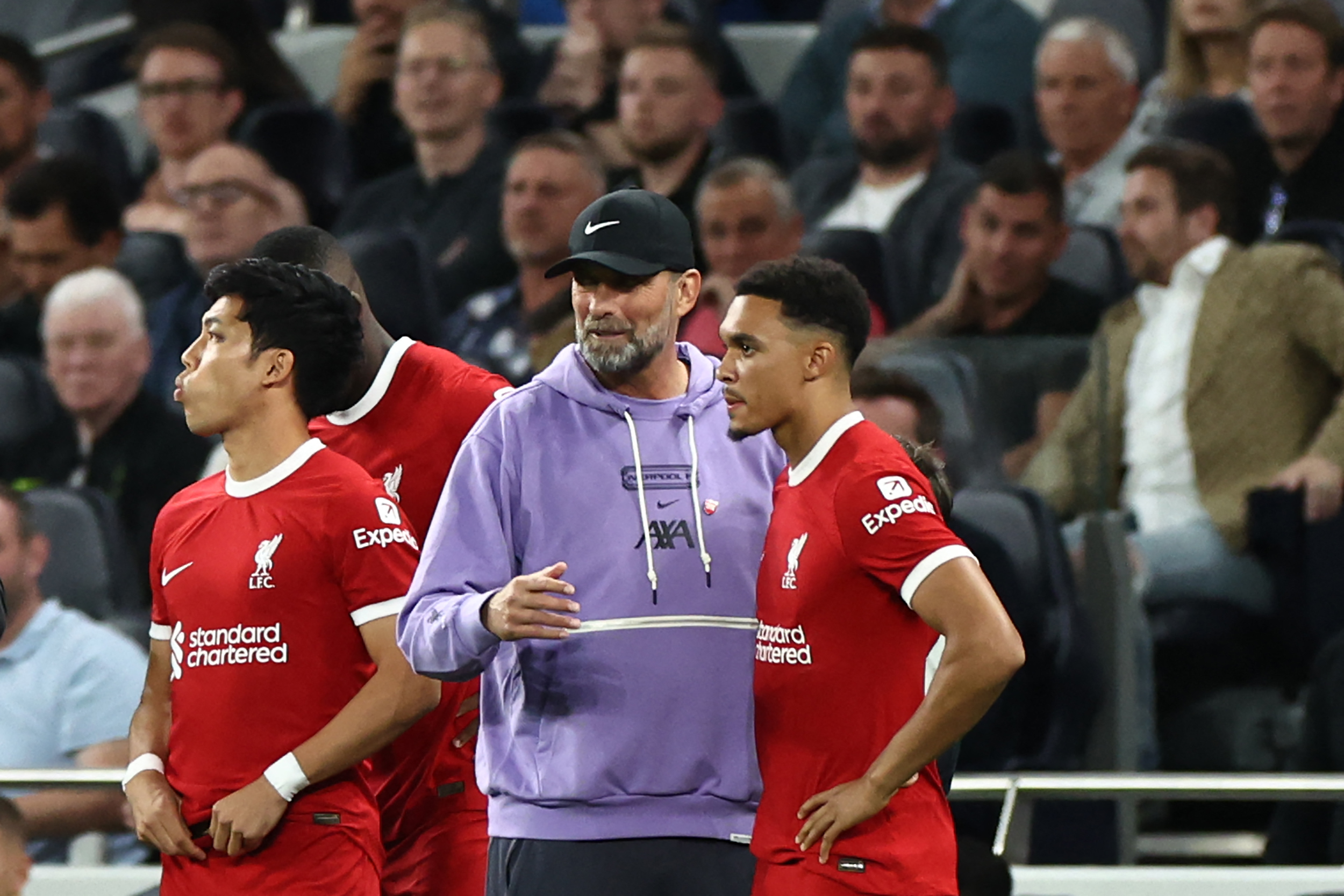 Klopp's tactics differed from Slot.