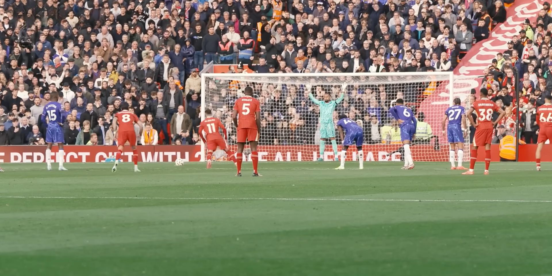 Szoboszlai copies Salah's penalty run-up against Chelsea