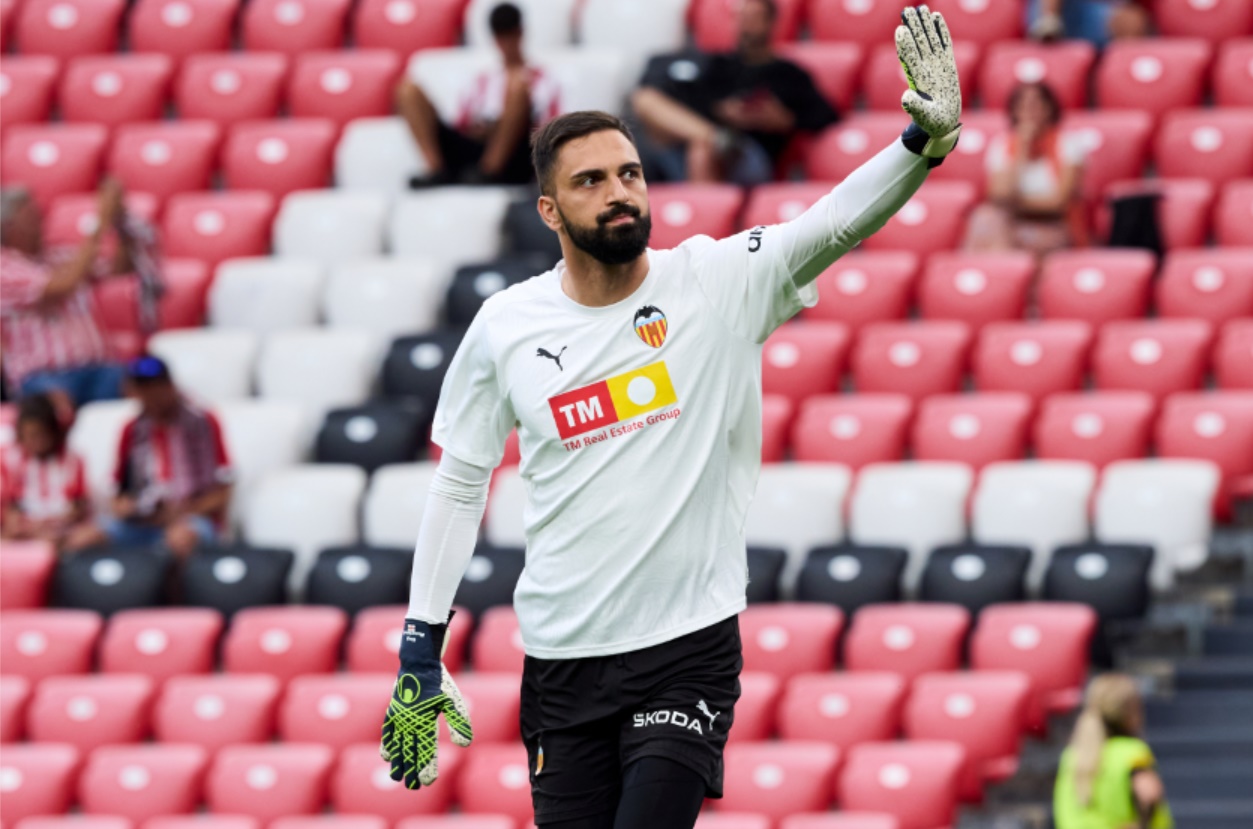 Liverpool could bring forward Mamardashvili's arrival to January Liverpool could bring forward Mamardashvili's arrival to January
