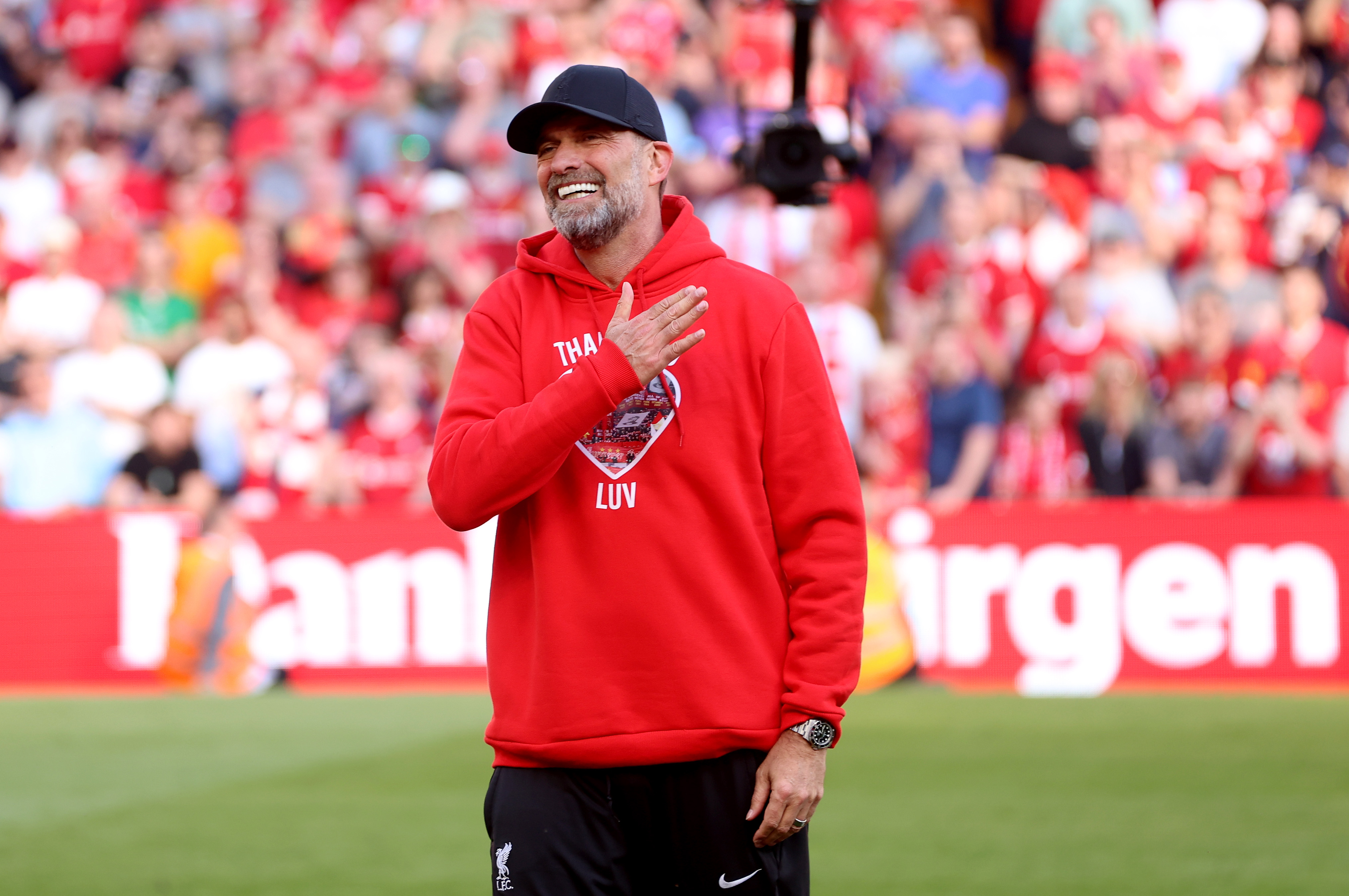 Jurgen Klopp distanced himself from the England manager's job in the summer