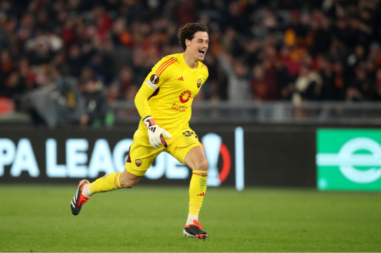 Liverpool have requested information on Roma goalkeeper Mile Svilar