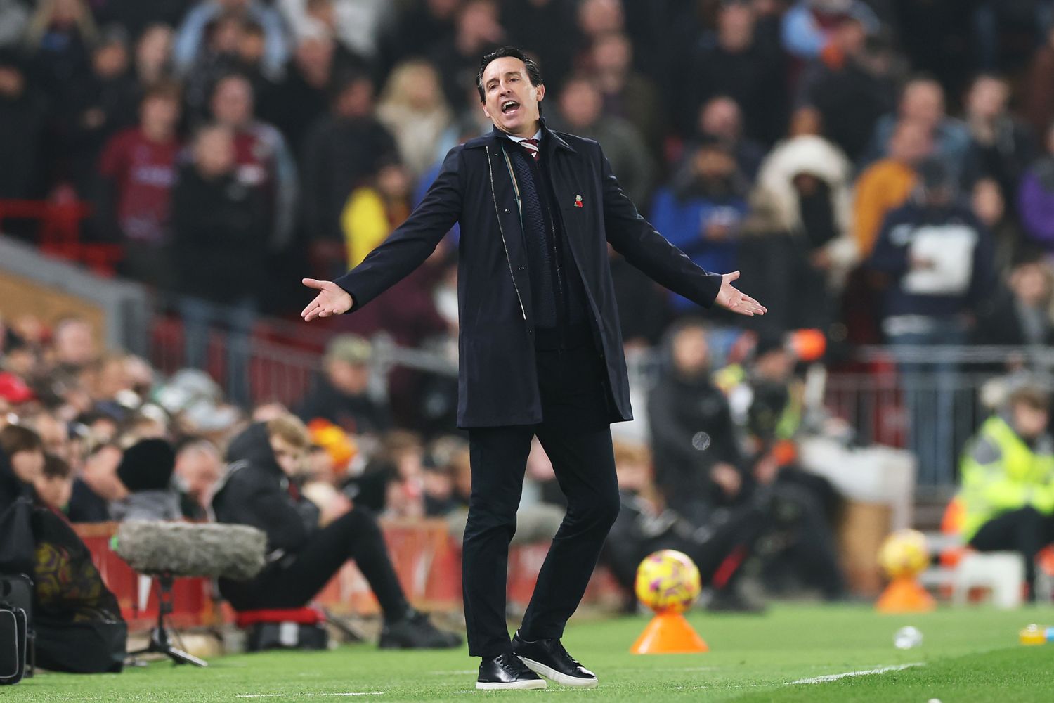 Unai Emery complains as Aston Villa manager at Anfield