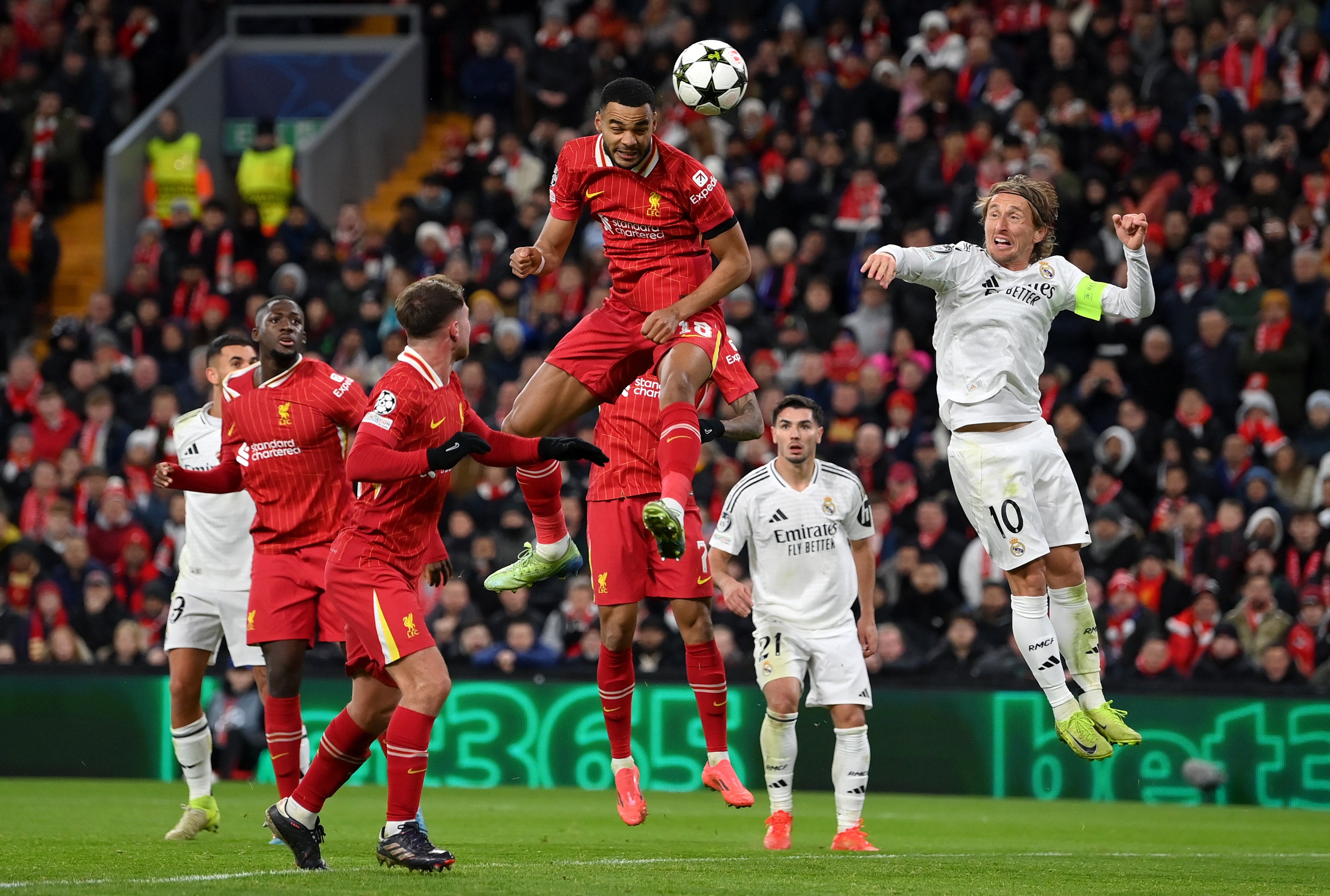 Cody Gakpo rises highest to score against Real Madrid.
