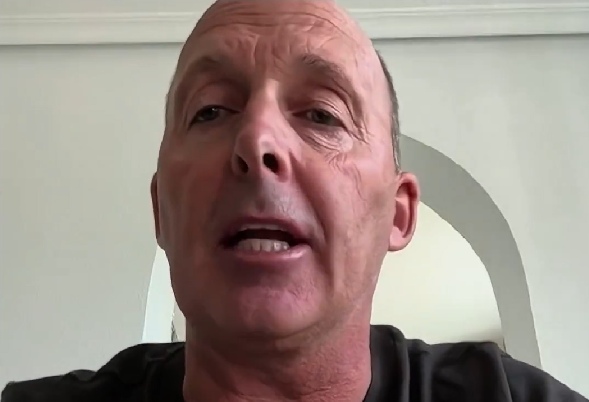 Mike Dean revealed that he got in contact with David Coote