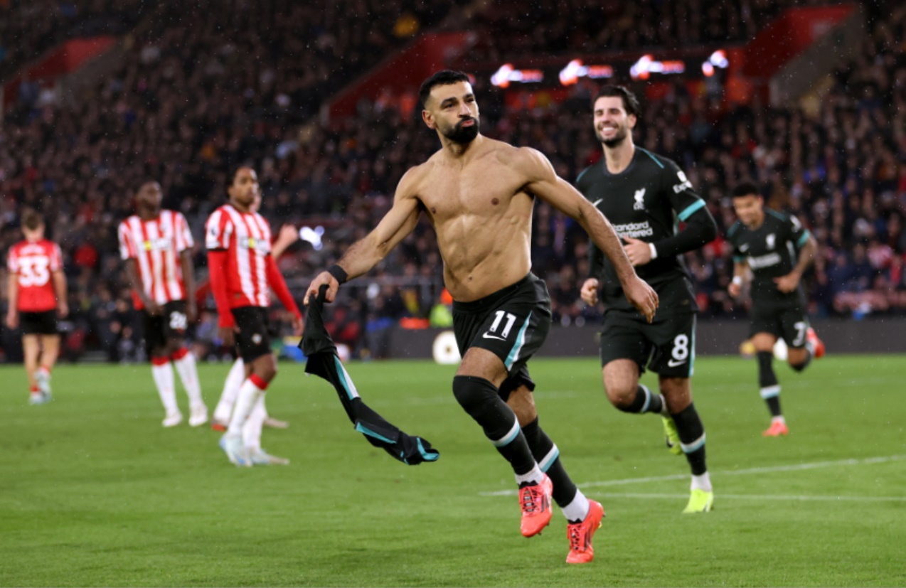 Mo Salah celebrates scoring Liverpool's winning goal against Southampton