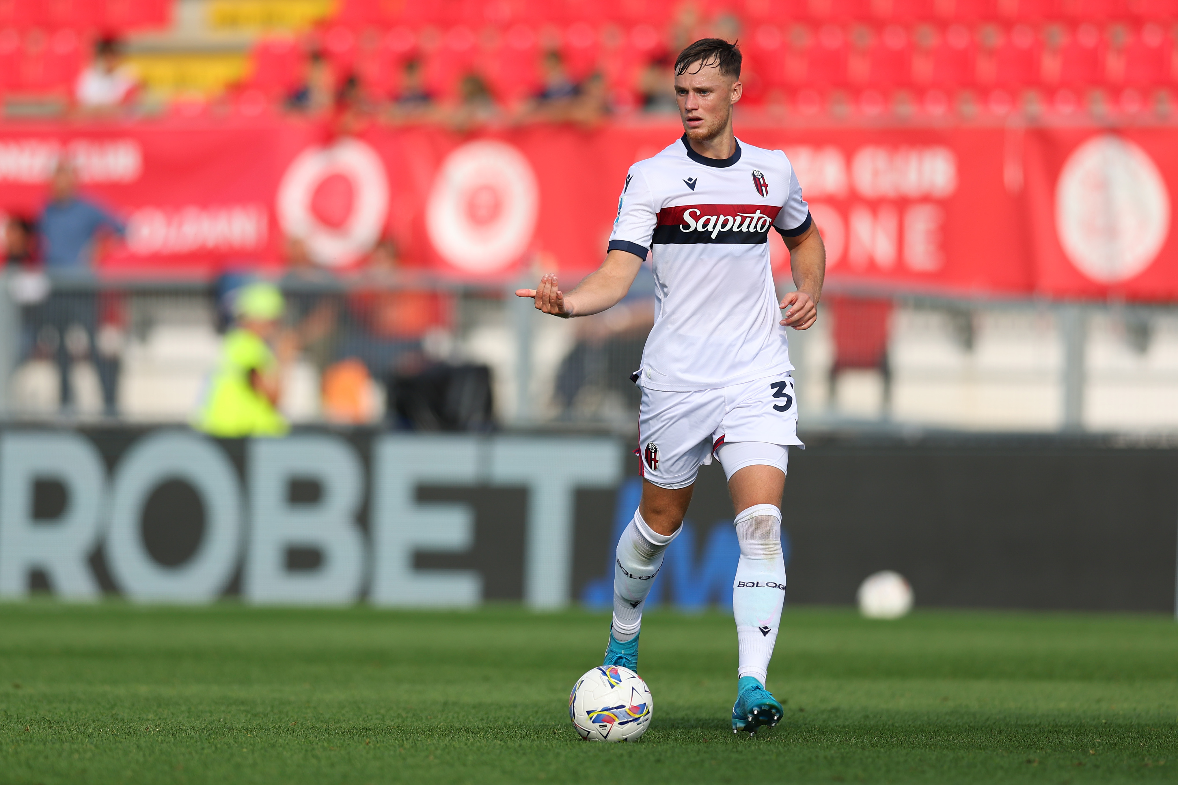 Arne Slot praised Sam Beukema after Bologna's game against Liverpool at Anfield