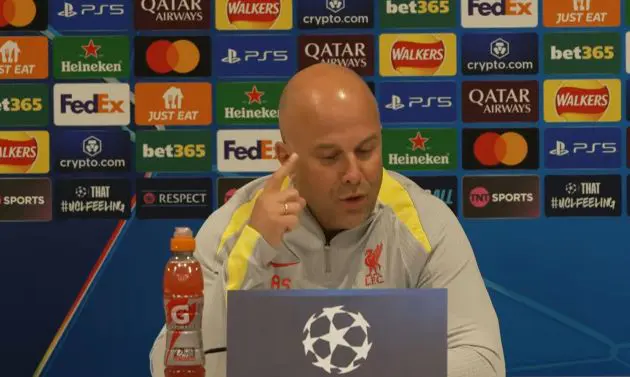 Arne Slot gave a pointed response when asked about Mo Salah's contract comments