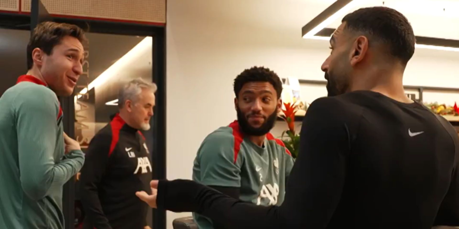 Mo Salah and Federico Chiesa argue over who cooks dinner