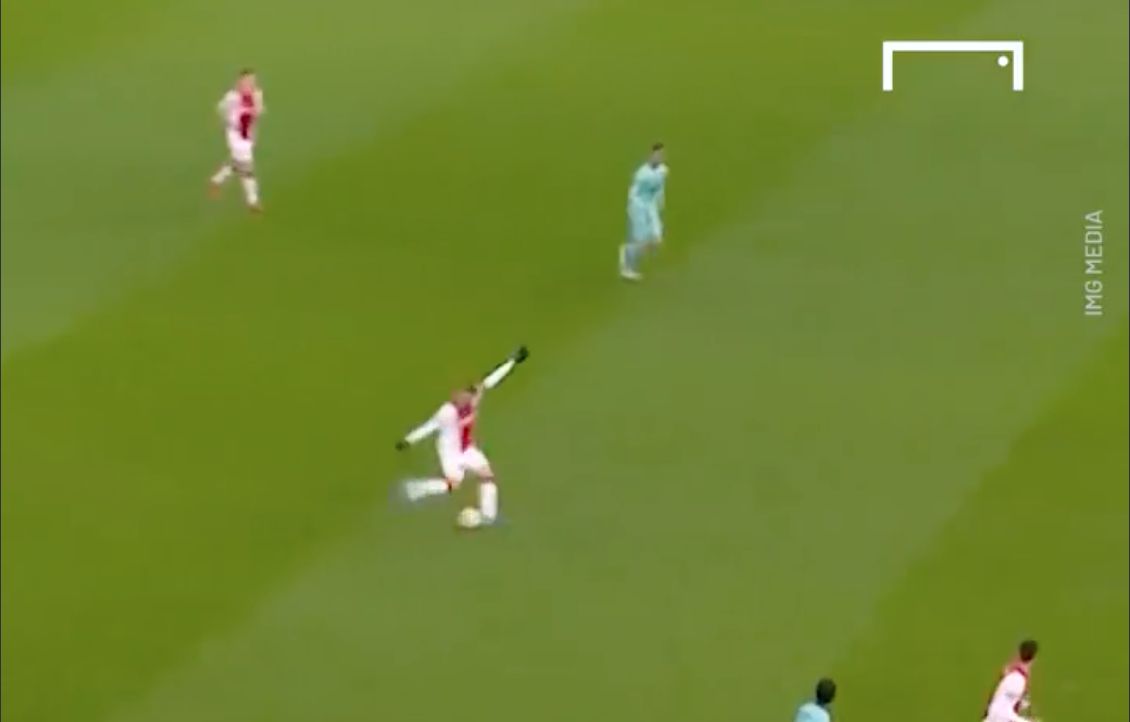 Jordan Henderson registered a sublime assist for Ajax