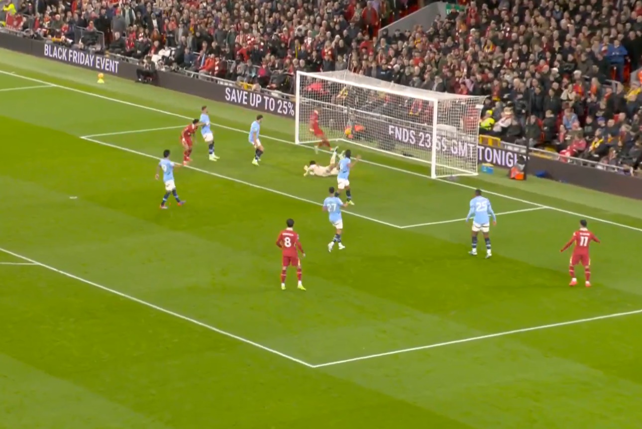 Mo Salah set up Cody Gakpo's opener against Man City