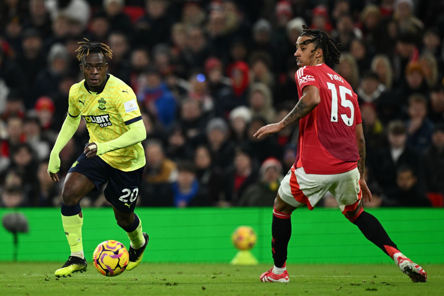 Leny Yoro in action for Manchester United