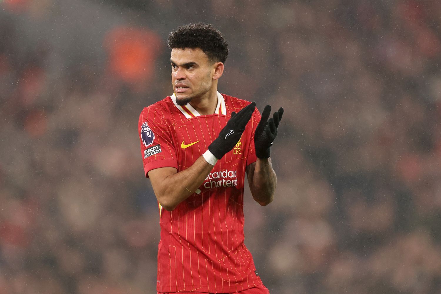 Luis Diaz playing for Liverpool against Manchester United