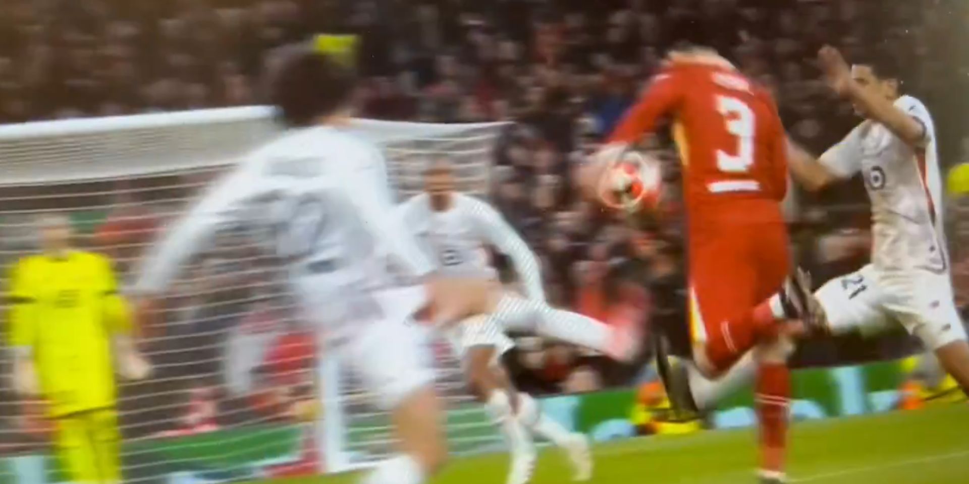 Wataru Endo tackled against Lille