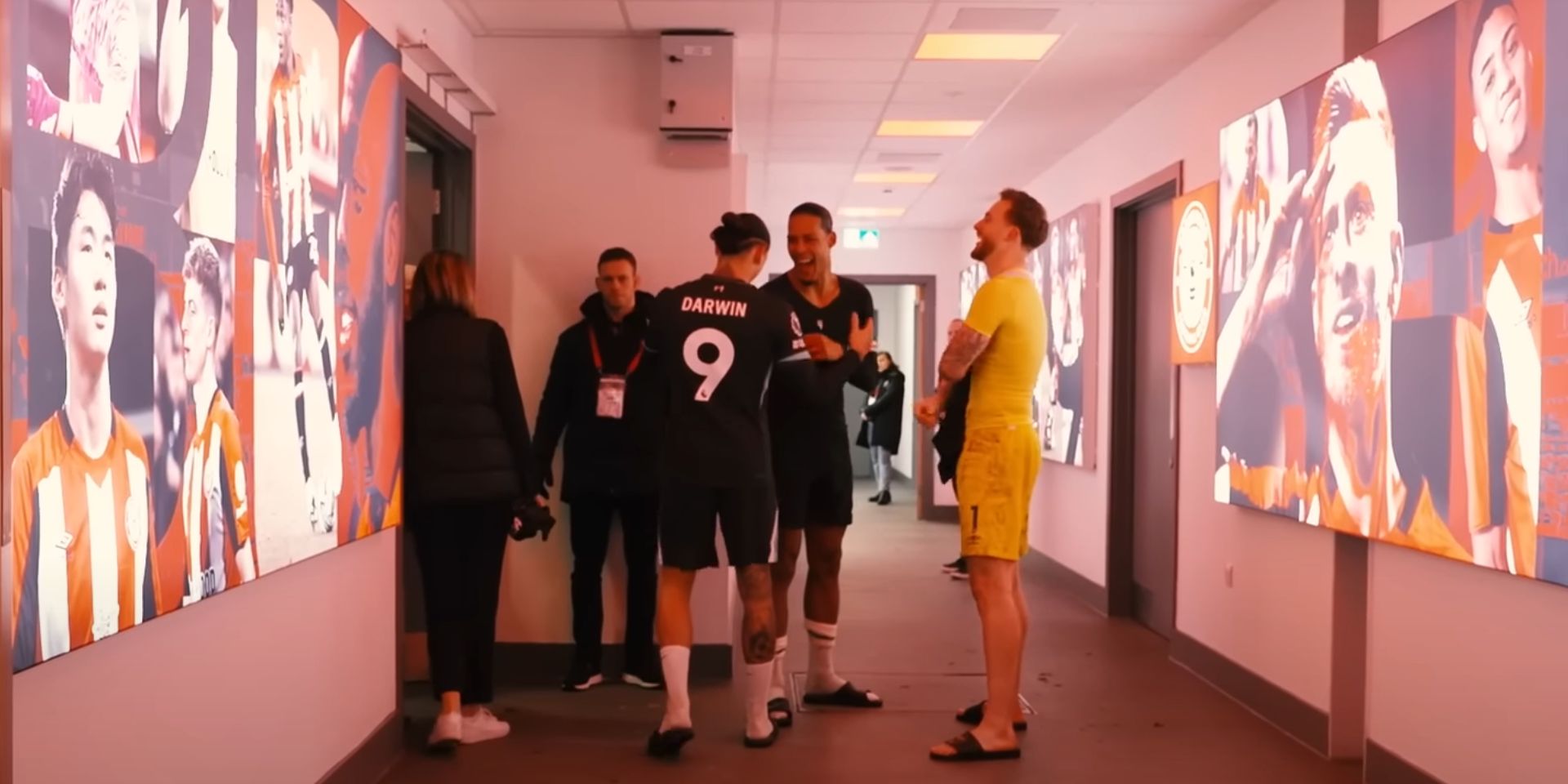 Darwin Nunez laughs with Van Dijk and Mark Flekken
