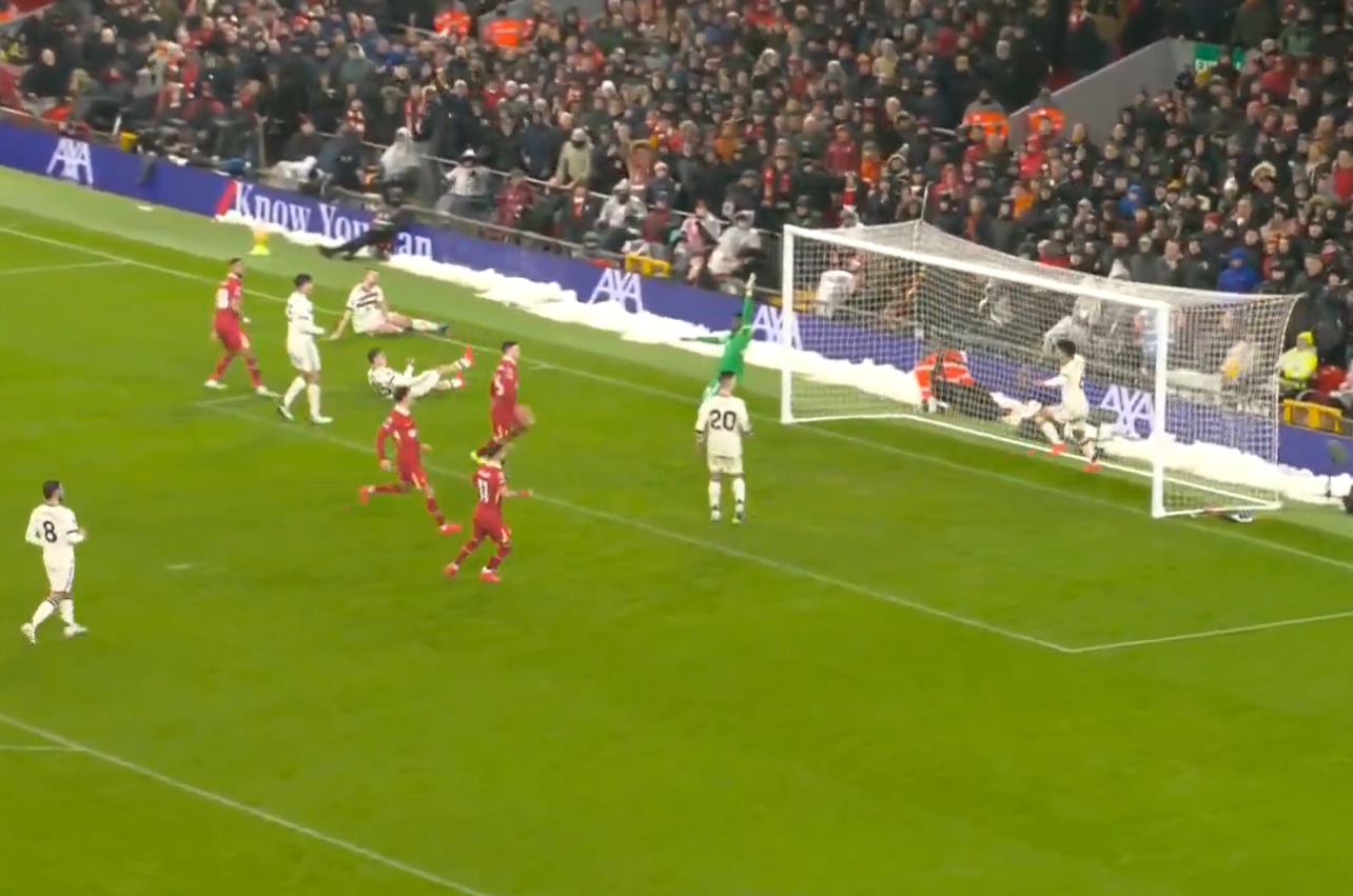 Cody Gakpo equalises for Liverpool against Manchester United