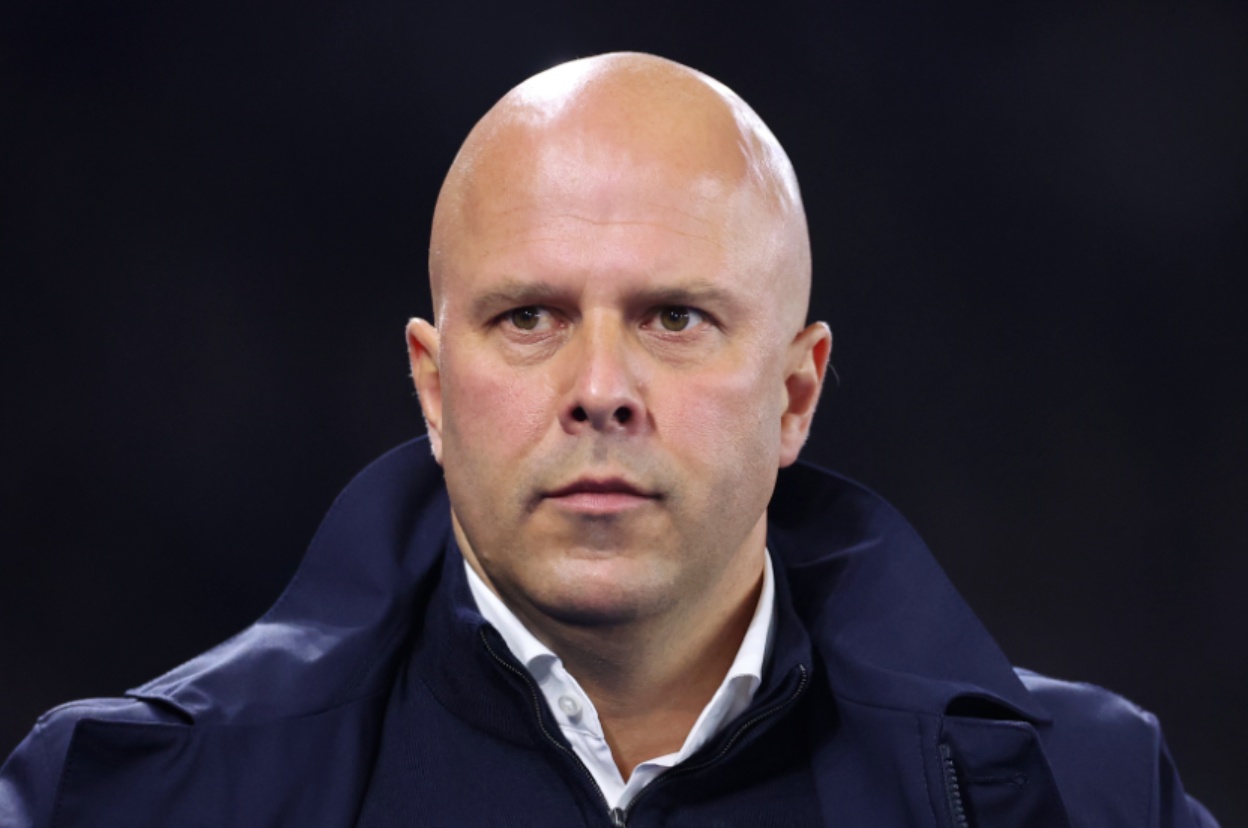 Arne Slot is reportedly willing to allow Federico Chiesa to leave Liverpool in January