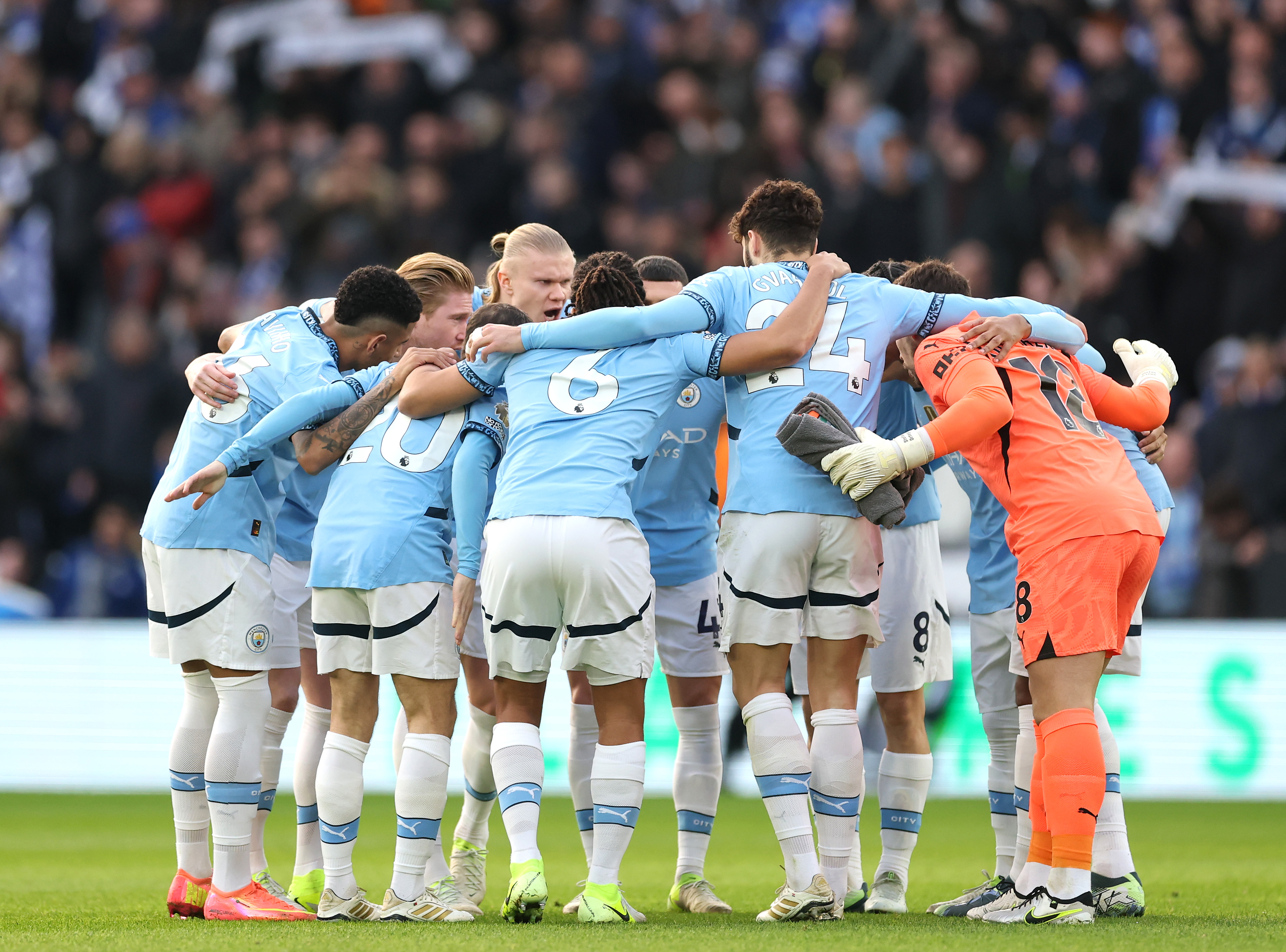 Dean Saunders has urged Liverpool to try and sign wantaway Man City defender Kyle Walker