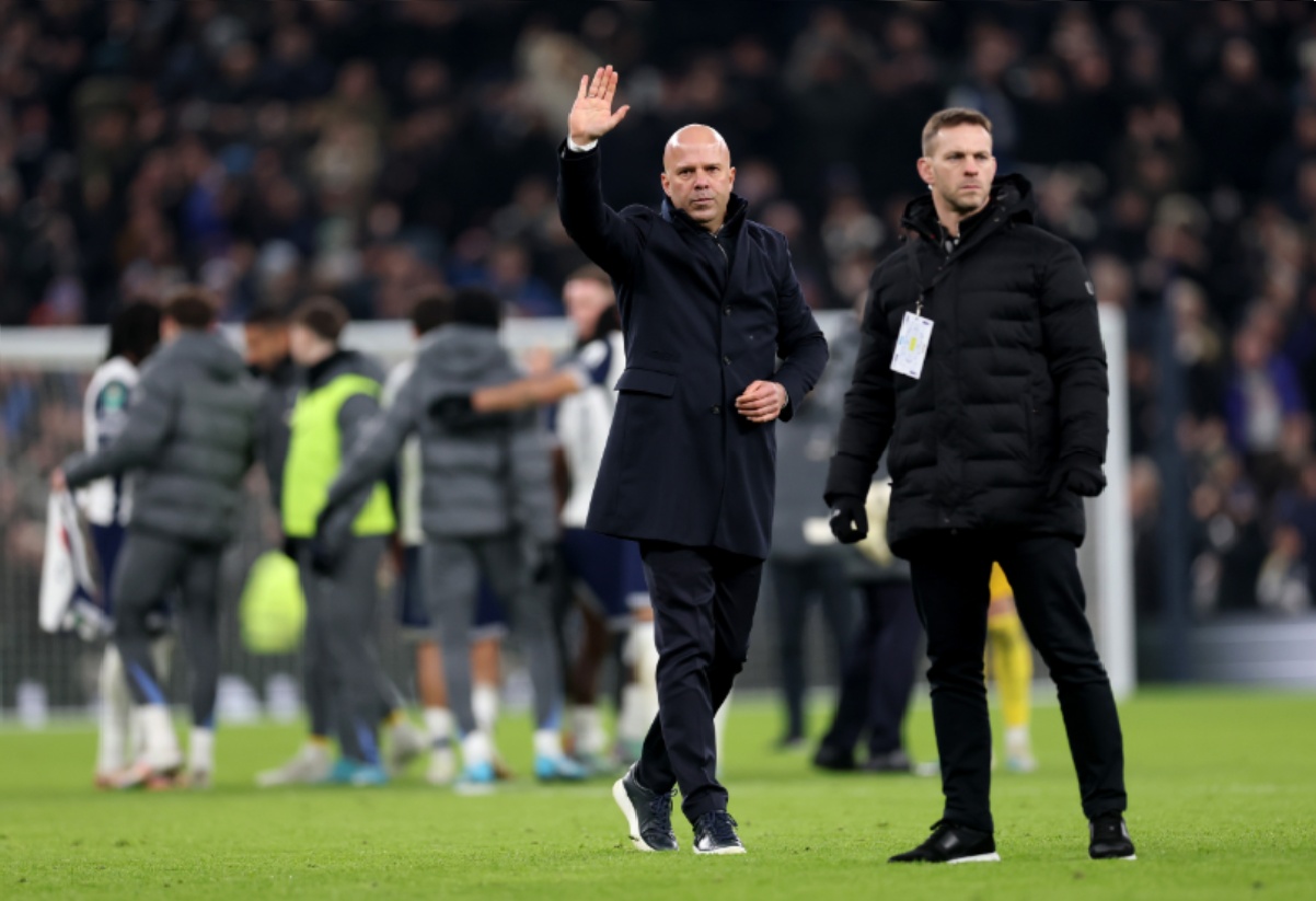 Arne Slot approached the officials at the end of Liverpool's defeat to Tottenham