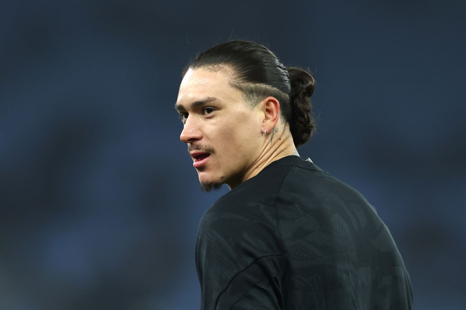 Darwin Nunez before the match with Aston Villa