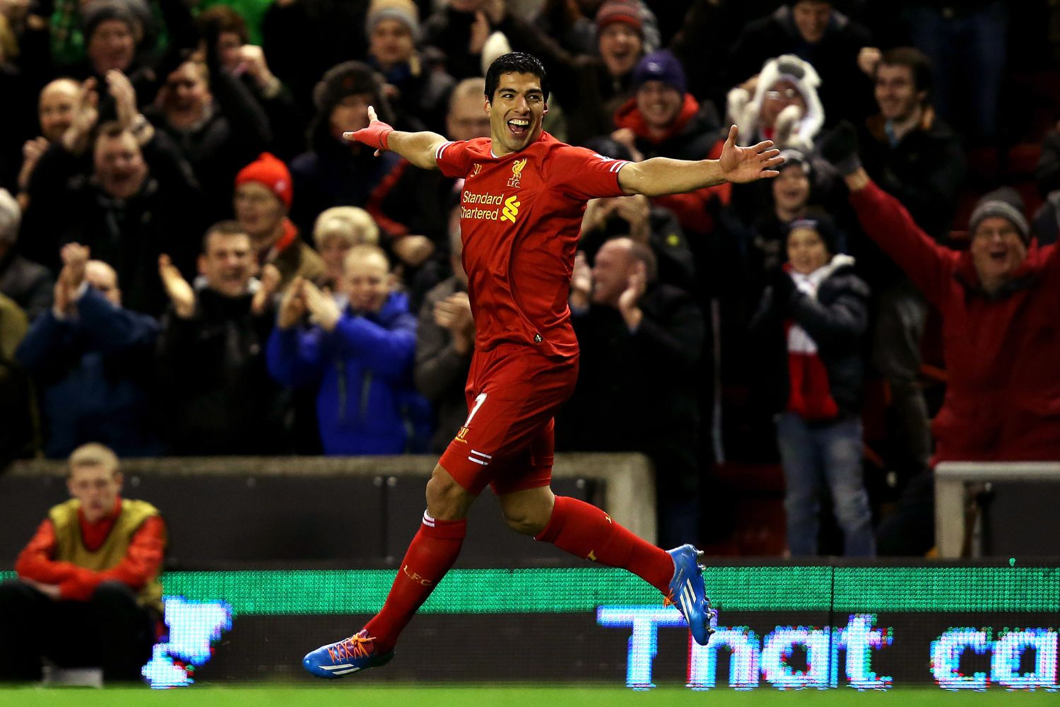 Luis Suarez scores against Norwich for Liverpool