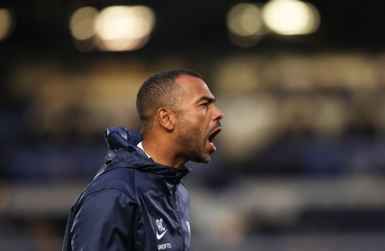 Ashley Cole has strongly defended Trent Alexander-Arnold