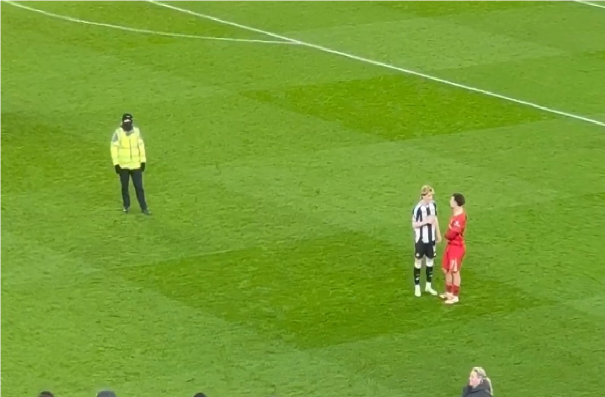 Curtis Jones and Anthony Gordon were deep in conversation after Liverpool's win over Newcastle