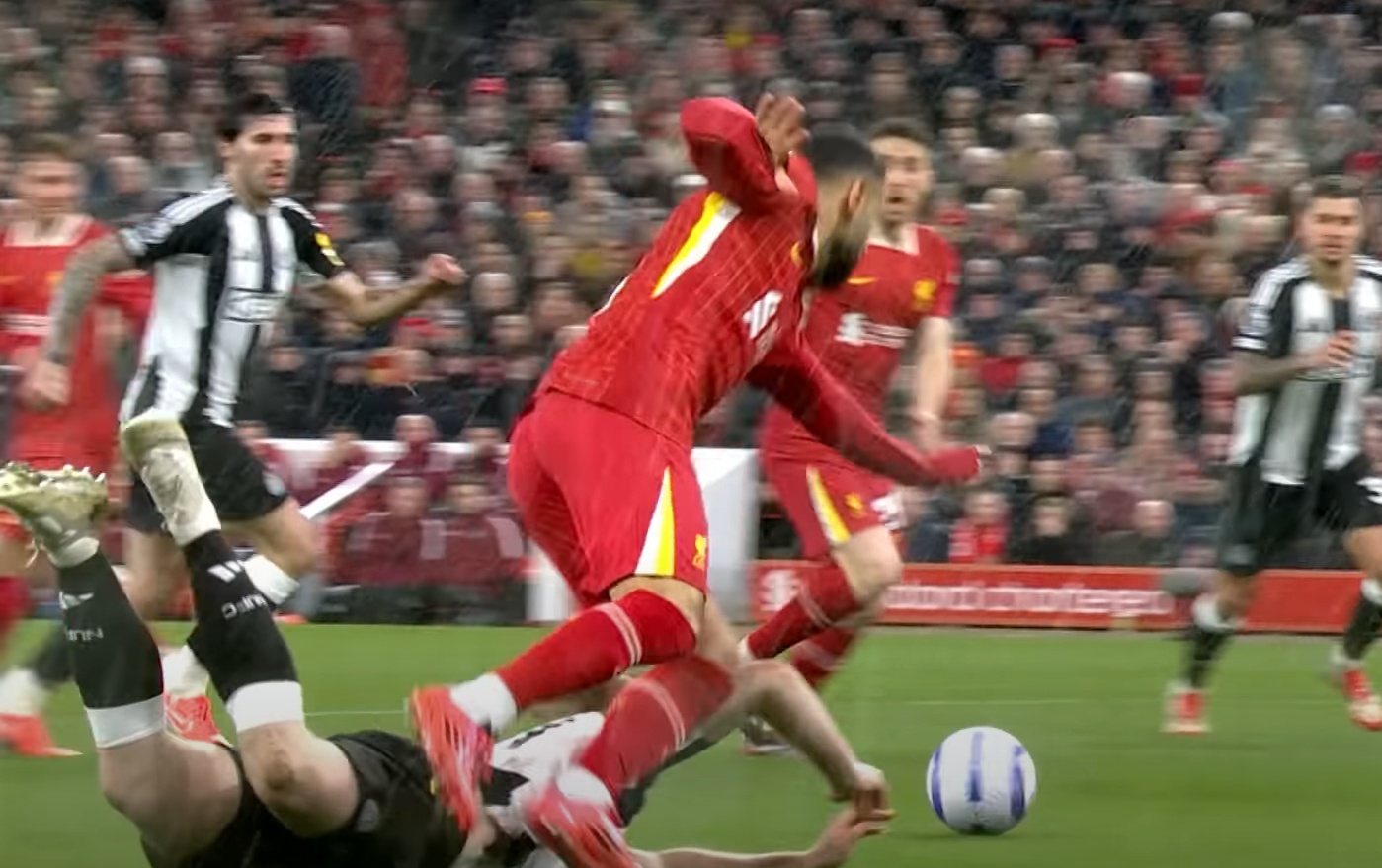 Was Lewis Hall lucky not to have had a penalty given against him for this collision with Mo Salah?