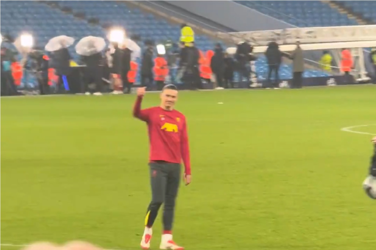 Darwin Nunez gestures to Liverpool fans after the win over Man City