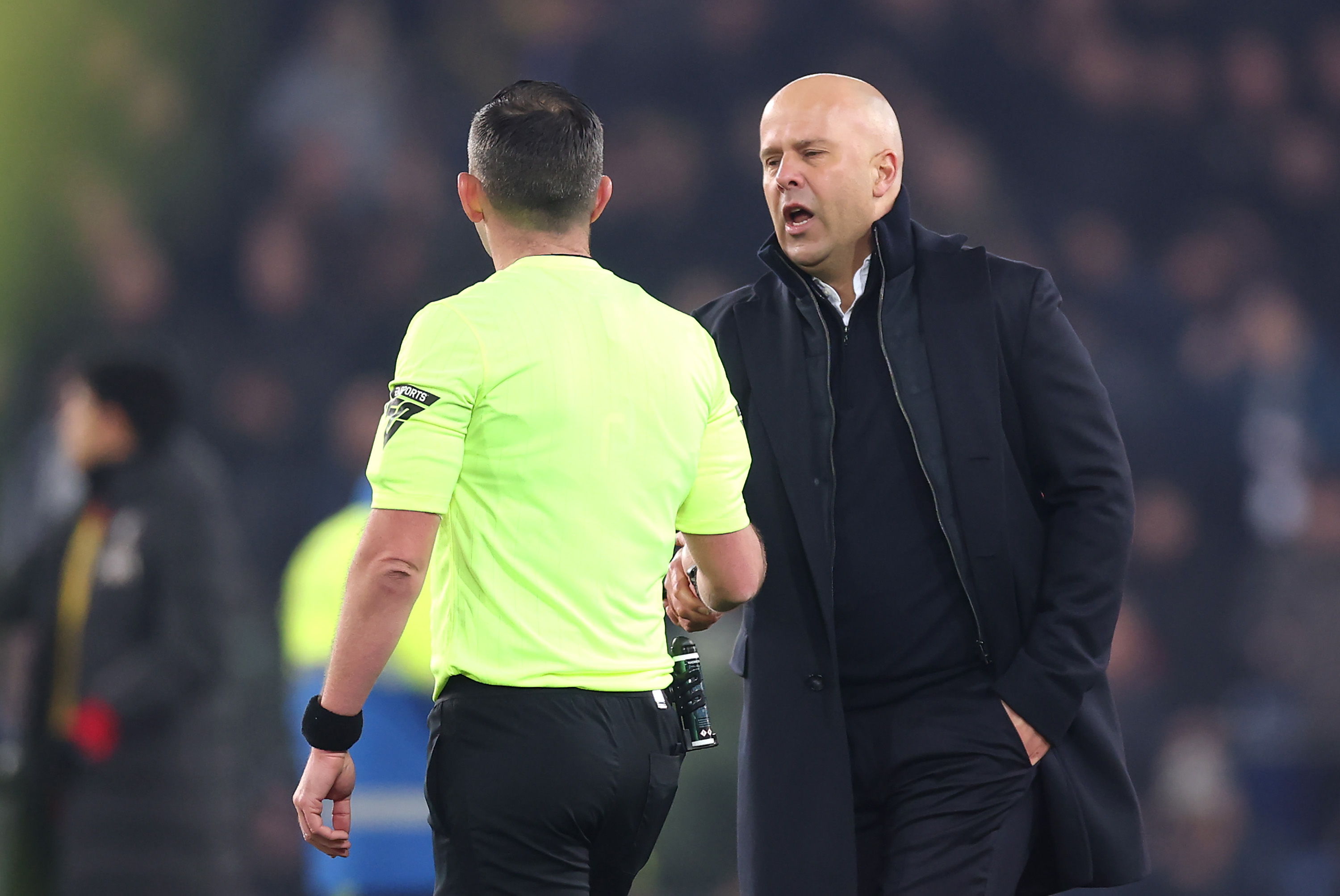 Arne Slot is alleged to have sarcastically told Michael Oliver that he had a 'great game