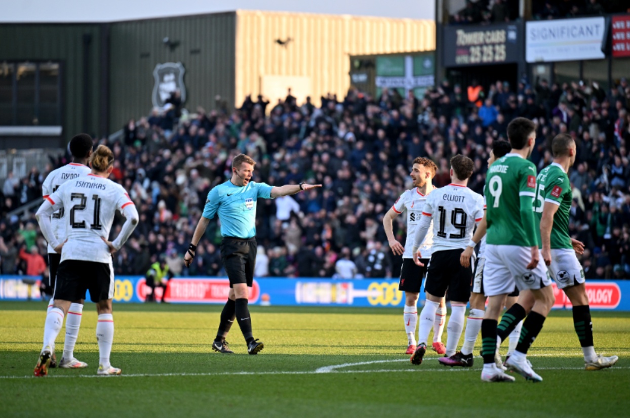 Paul Schole and Jamie Carragher both suggested that exiting the FA Cup could be beneficial to Liverpool's Premier League title hopes