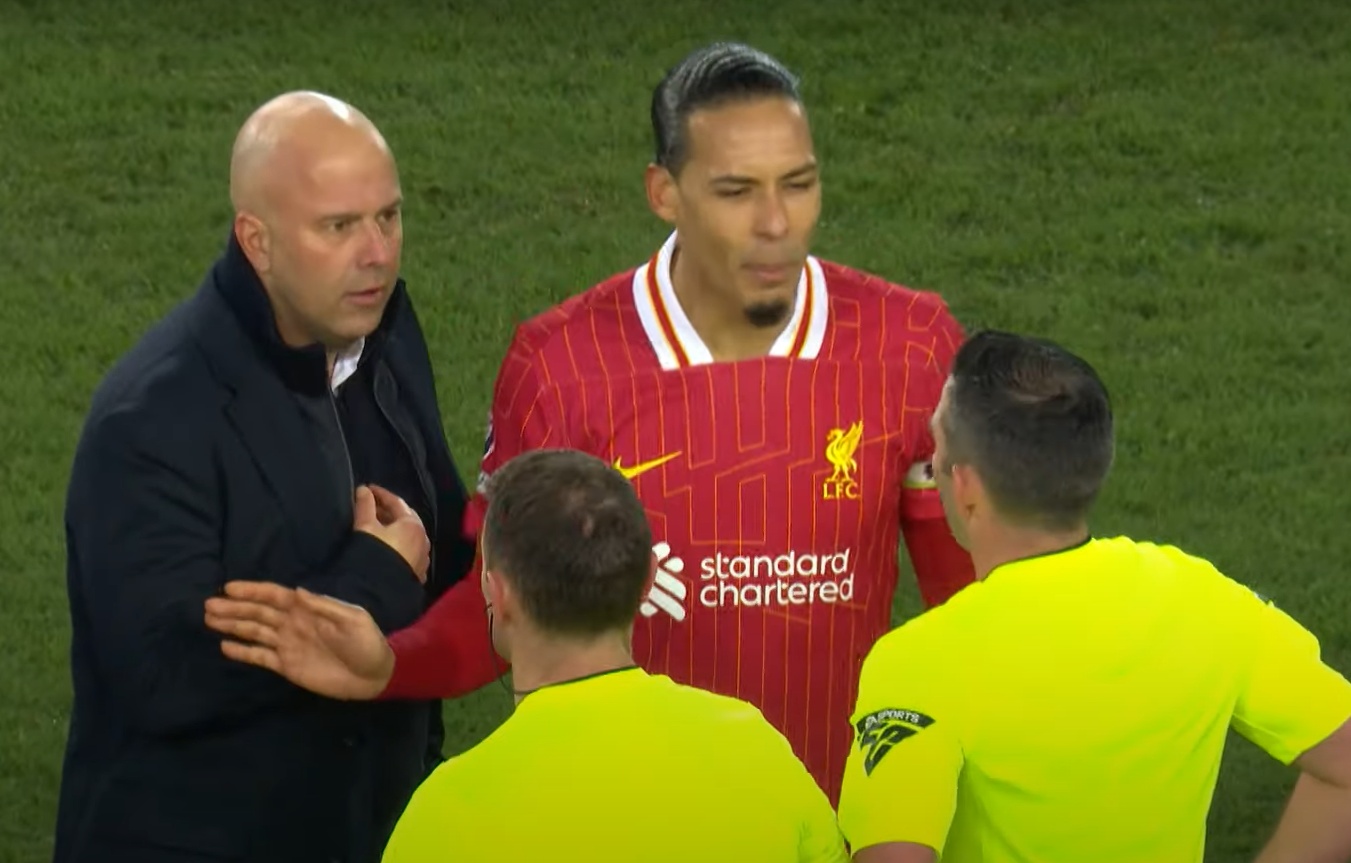 Arne Slot is alleged to have sarcastically told Michael Oliver that he had a 'great game'
