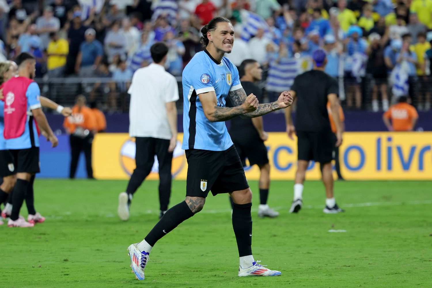 Darwin Nunez celebrates with Uruguay