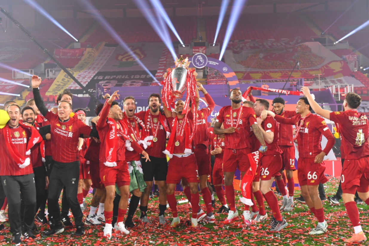 Gary Neville thinks Liverpool will clinch the Premier League title with several matches to spare