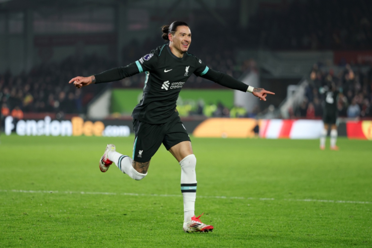 Steve Nicol has said that Liverpool shouldn't sell Darwin Nunez this summer unless a substantial offer is made
