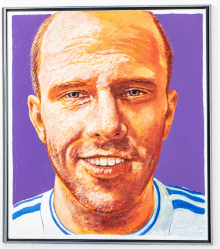 Arne Slot wasn't happy with the first version of a painting of him at PEC Zwolle's gallery